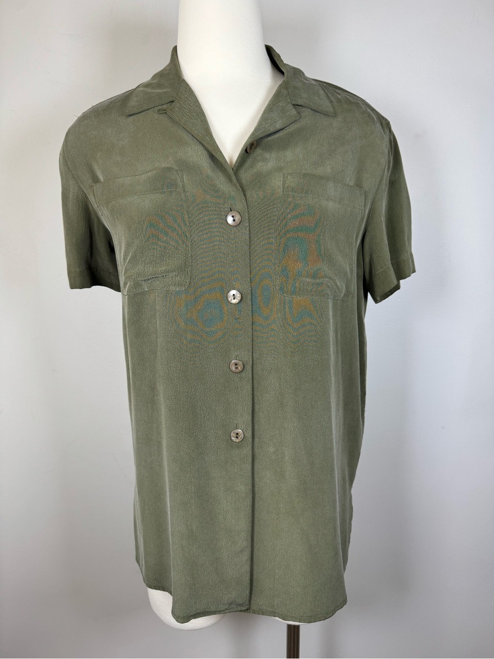 Vintage Braemar  Relaxed Camp Collar 100% Silk Blouse in Olive size 2